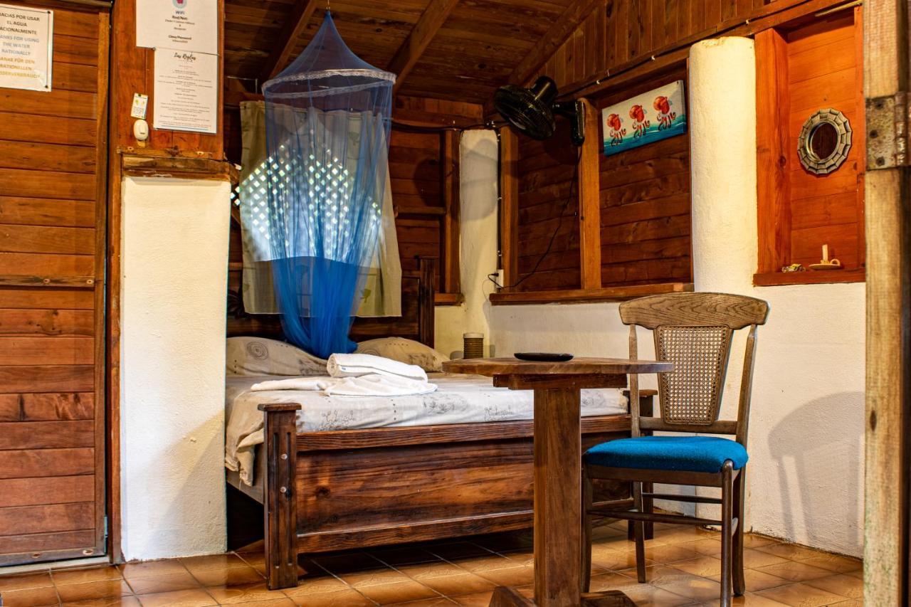 Chalet Y Cabinas Hibiscus Cahuita Buitenkant foto
