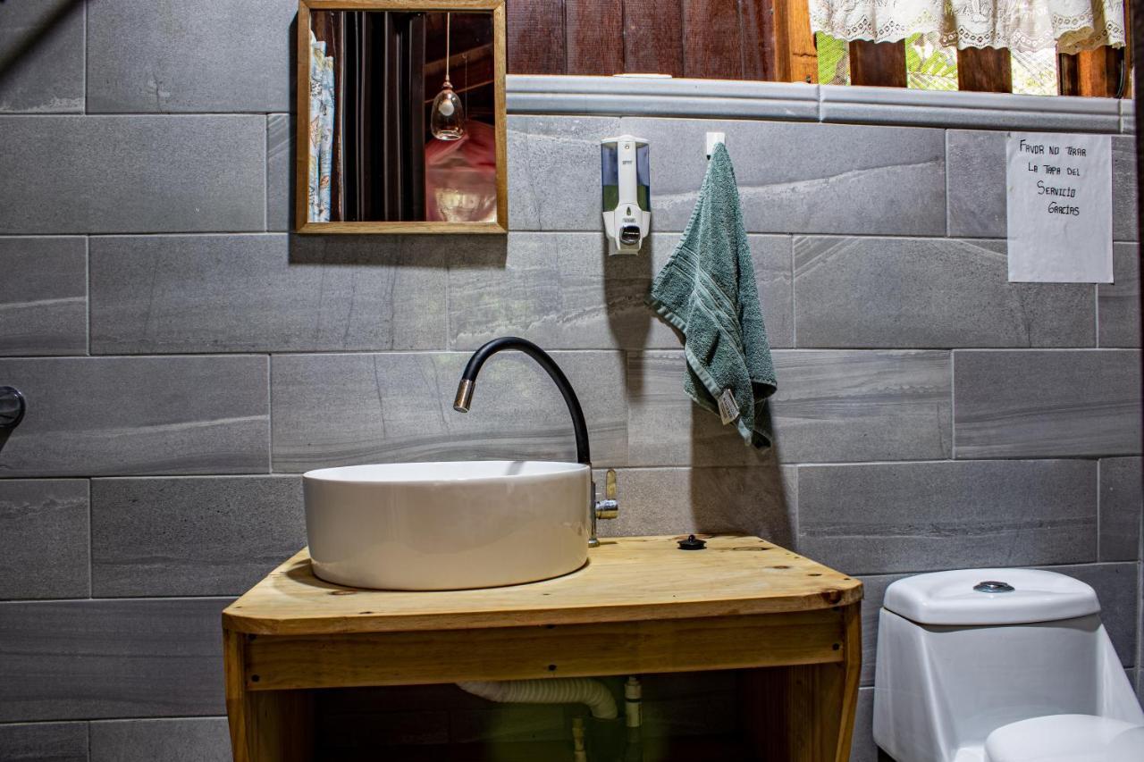 Chalet Y Cabinas Hibiscus Cahuita Buitenkant foto