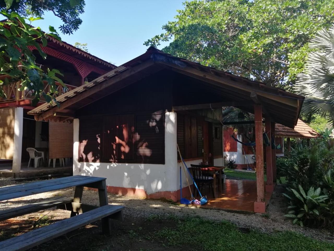 Chalet Y Cabinas Hibiscus Cahuita Buitenkant foto